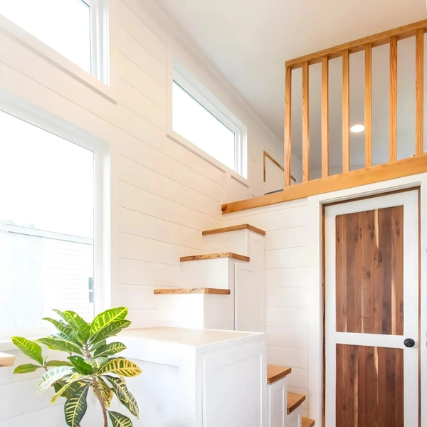 В огороде «Бузина»: оцените дом-прицеп Elderberry — уютную однушку на трех осях