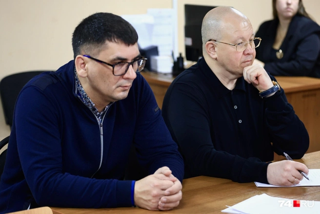 Защищать адвоката Абрамовских взялись два его коллеги&nbsp;— Константин Акулич и Сергей Никитин (слева направо) | Источник: Михаил Шилкин