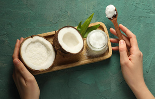 Для нежной и гладкой кожи: как правильно использовать кокосовое масло для тела