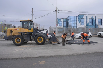 В Петропавловске-Камчатском начался ямочный ремонт дорог