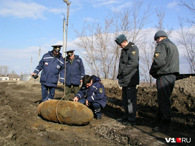 Одна из неразорвавшихся 500-килограммовых авиабомб, найденных в Волгограде | Источник: Константин Завриков / V1.RU