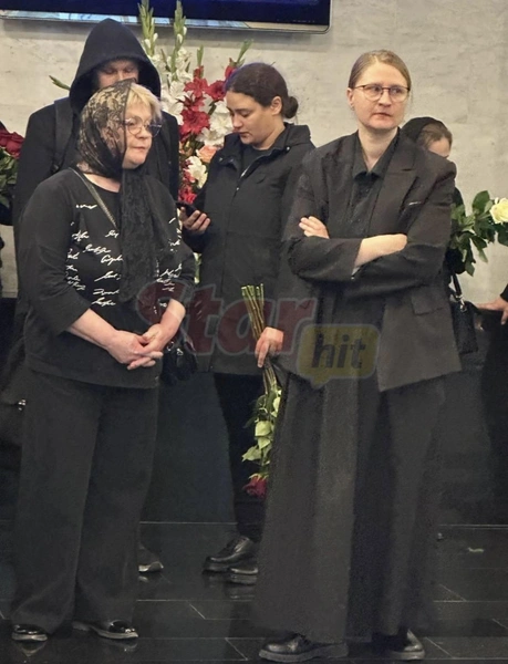 Жена Романа с мамой | Источник: StarHit