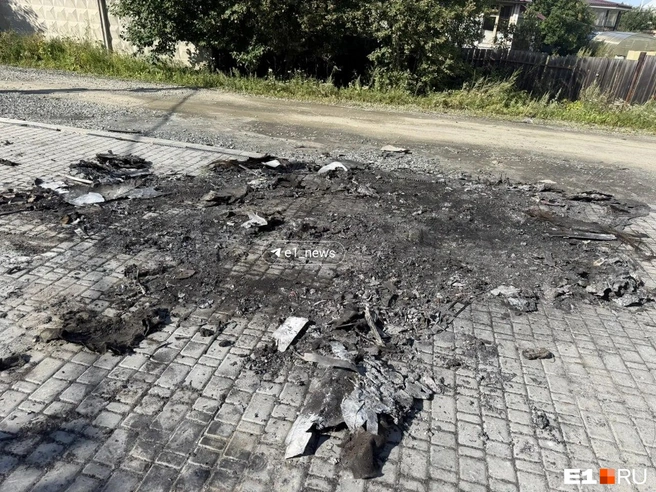 Взрыв унес жизнь охранника-водителя | Источник: Дарья Манохина / E1.RU