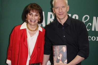 ЭКСКЛЮЗИВ: Ведущие CNN 'не выносят' новый стиль подкастов