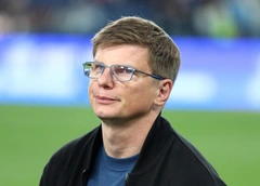 «Поваляться бы с девушкой в гостишке»: неужели Аршавин ушел от гражданской жены Анны, родившей ему ребенка