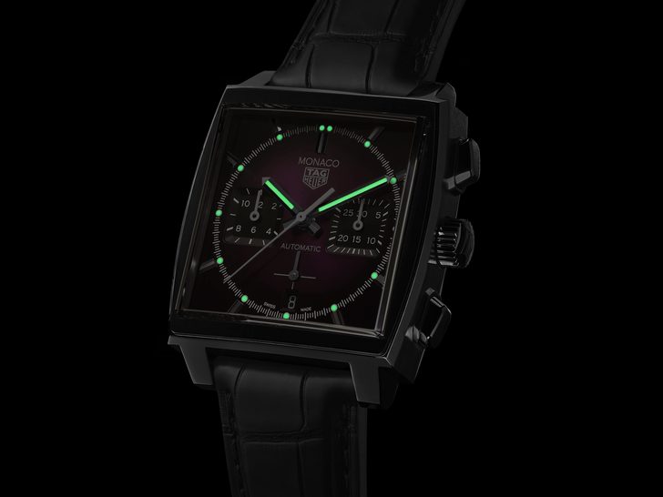 Крупным планом: новые лимитированные часы TAG Heuer Monaco Purple Dial