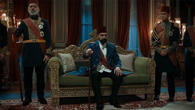 Этот сериал снимали в реальном султанском дворце, но не в Стамбуле | Источник: кадр из сериала «Права на престол: Абдульхамид» (12+), реж.: Сердар Акар, Эмре Конук, Доан Умит Караджа, студия Es Fism, 2017–2021 год