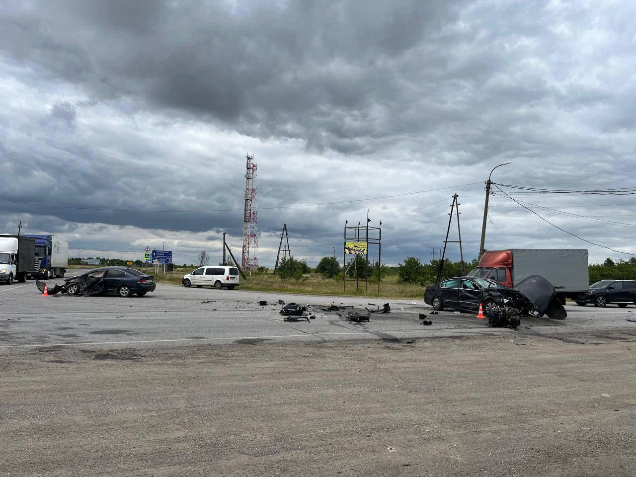 Массовая авария на трассе под Волгоградом, сообщается о четырех раненых
