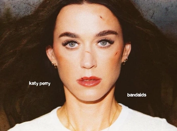 Bandaids: новая песня Кэти Перри о причинах расставания с Орландо Блумом. В клипе она чуть не умирает