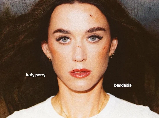 Bandaids: новая песня Кэти Перри о причинах расставания с Орландо Блумом. В клипе она чуть не умирает