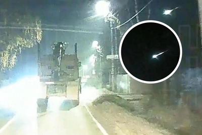 В небе над Архангельской областью заметили горящий объект