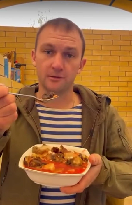 Кто-то поливает грибы маслом, а кто-то — томатом | Источник: Николай Злыднев