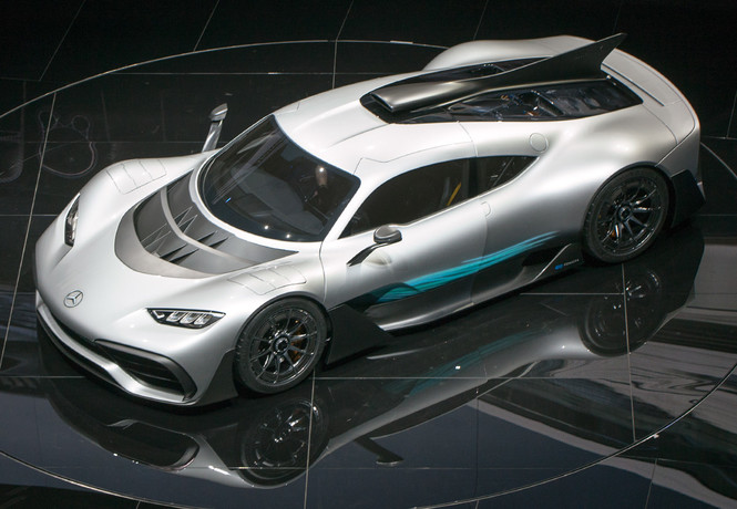 На волю выпущен тысячесильный гиперкар Mercedes-AMG Project ONE