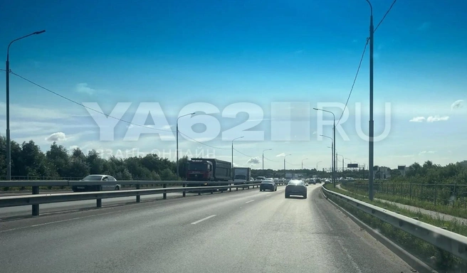 В сторону Канищево тянется пробка, а в сторону «Круиза» дорога свободна | Источник: Читатель YA62.RU Михаил
