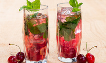 Мятно-вишневый напиток