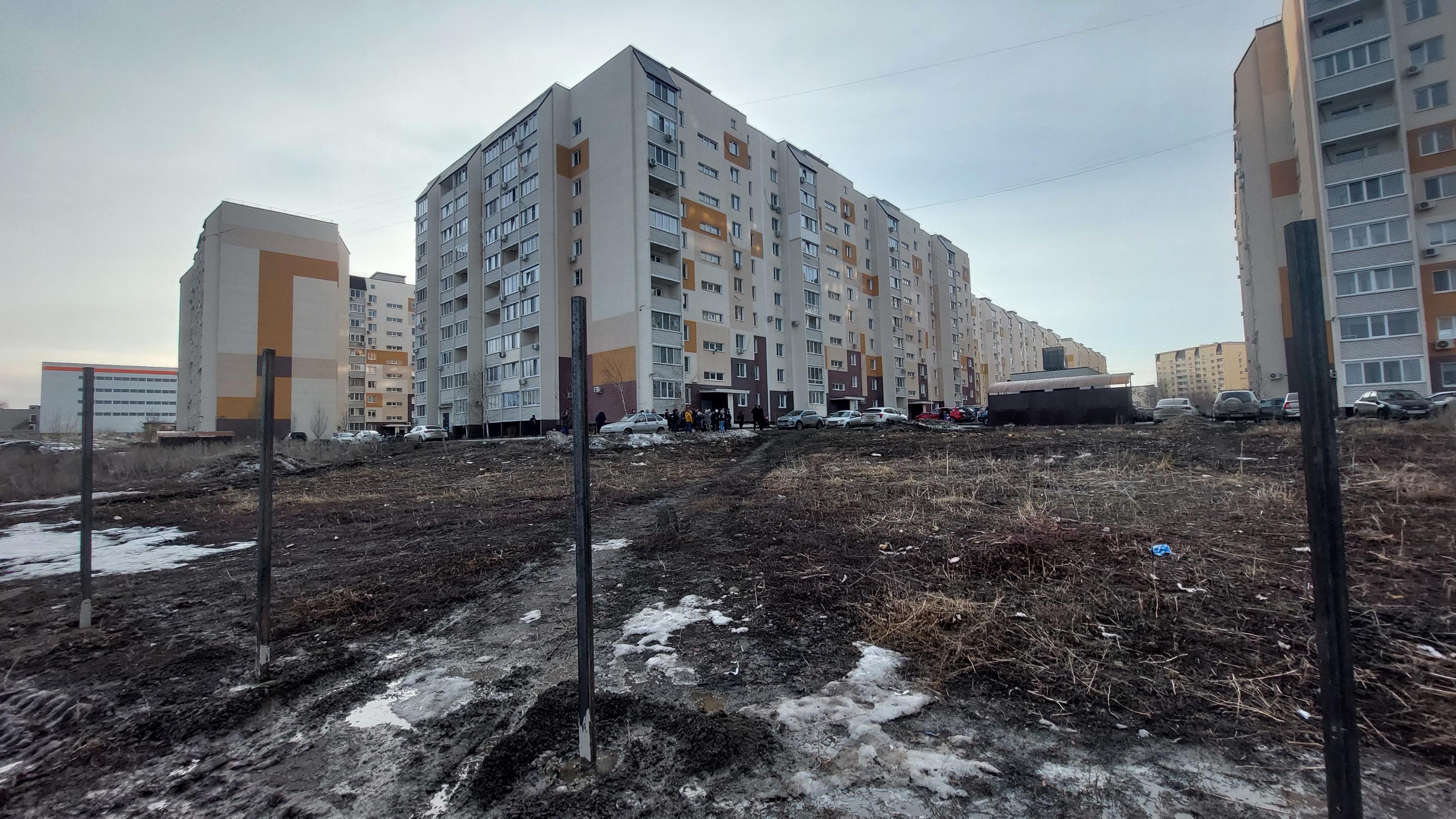 Жители Авиатора в Заводском районе против строительства новой высотки - 26  марта 2024 - 164.ру