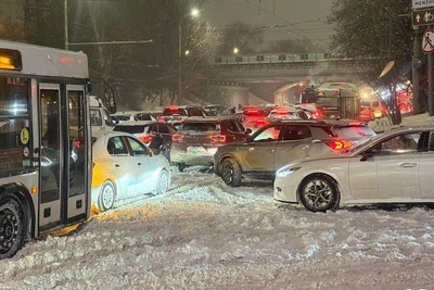 Rostov Residents Report Hour-Long Journeys After Snow-Induced Transport Collapse