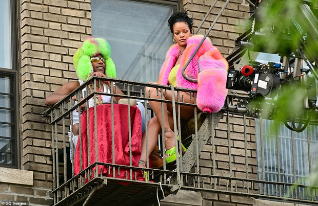 Фото №2 - Если вы не знаете, как удивить своего партнера, устройте ему свидание на балконе, как это сделал ASAP Rocky для Рианны