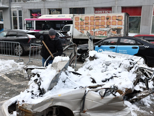 Некоторые транспортные средства имеют значительные повреждения | Источник: Александр Ощепков / NGS.RU