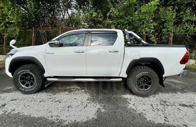 Toyota Hilux за свои историю становилась все комфортнее и надежнее | Источник: Drom.ru