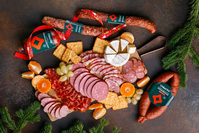 Вы только посмотрите, какую мясную тарелку можно собрать на праздничный стол | Источник: «Сибагро»