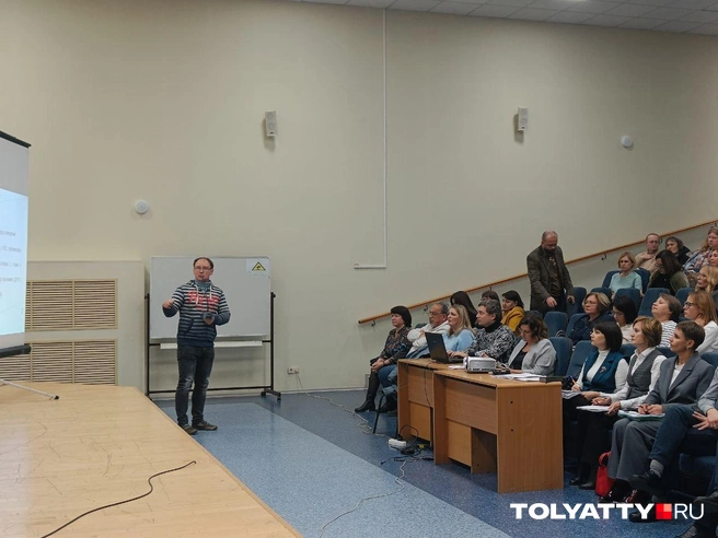 Активисты заранее подготовили презентации. На фото — Владислав Радьков | Источник: Юлия Дроглева