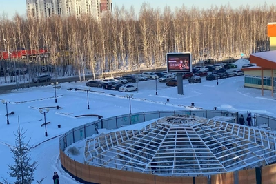 В Нефтеюганске возобновили ремонт фонтана после 5 лет простоя