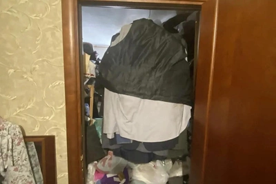 Житель казанской коммуналки устроил свалку в комнате