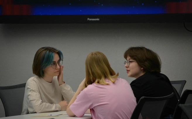 Студенты УрФУ также проверили знания о космосе в интеллектуальном квизе «Помозгуем» | Источник: УрФУ