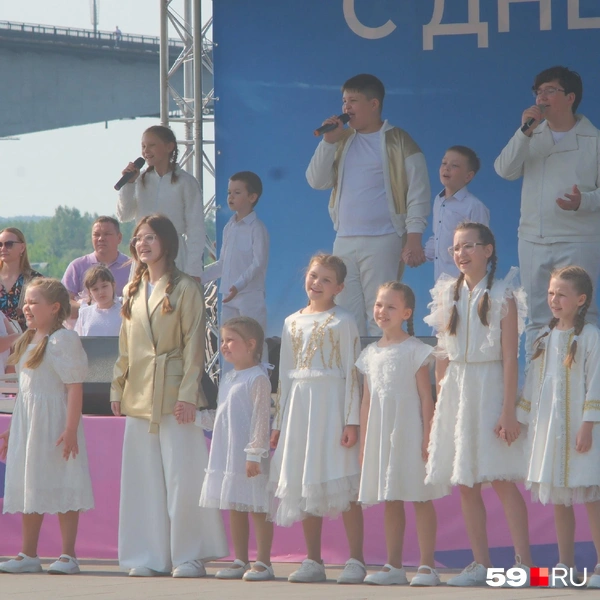 Детский хор на сцене | Источник: Тимофей Калмаков / 59.RU 