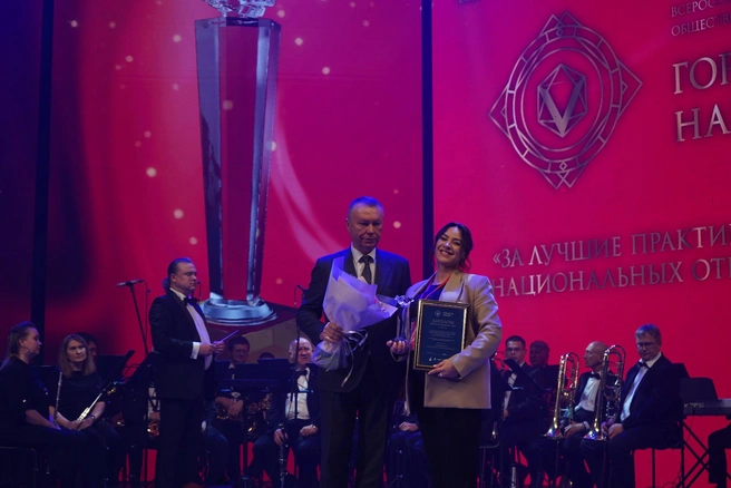 С церемонии награждения | Источник: пресс-служба правительства Саратовской области