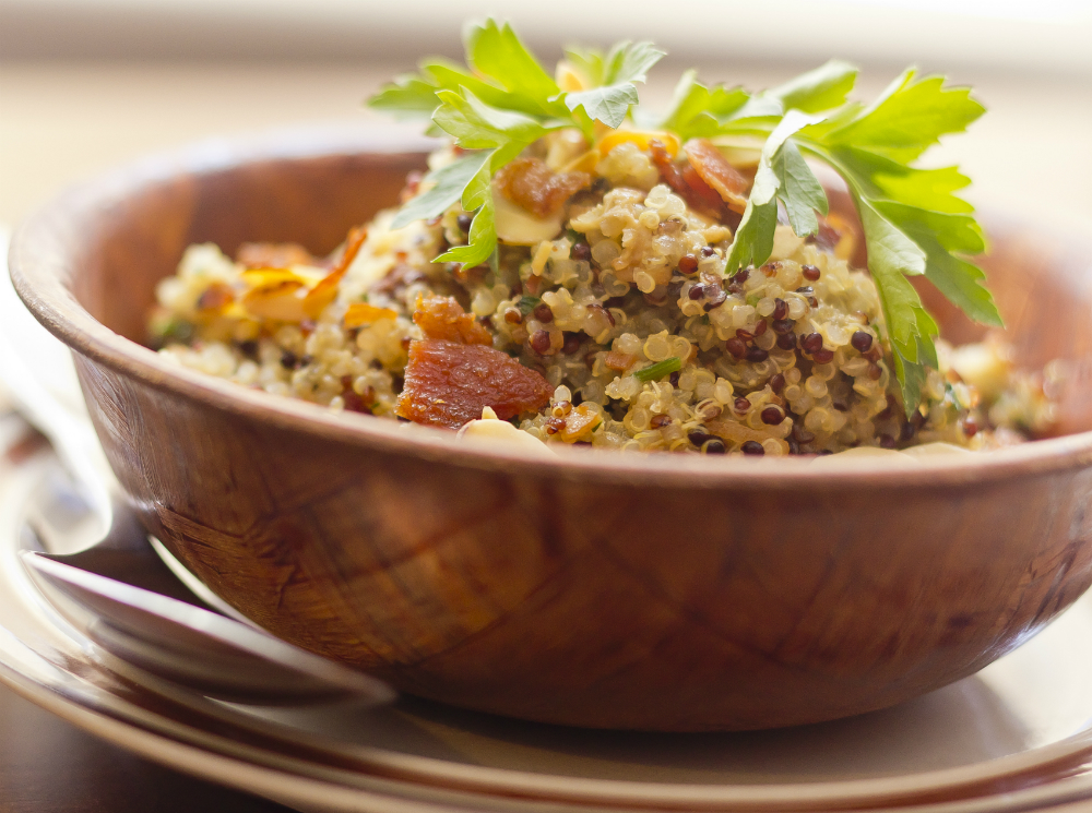 6 полезных и разнообразных рецептов с киноа | marieclaire.ru