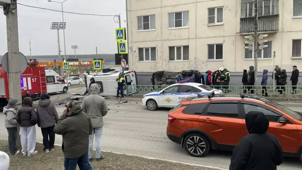 «Боялись, что всё загорится»: подробности аварии со скорой помощью в Краснотурьинске — кадры момента ДТП