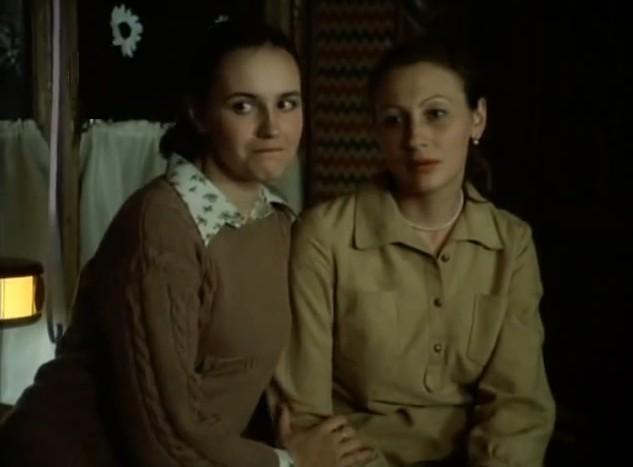 Елена Земляникина (на фото слева) | www.starhit.ru