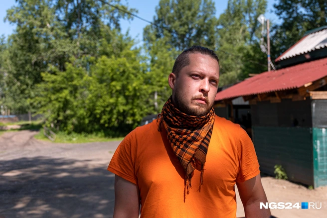 Сергей волонтерит в пейнтбольном клубе | Источник: Мария Ленц / NGS24.RU