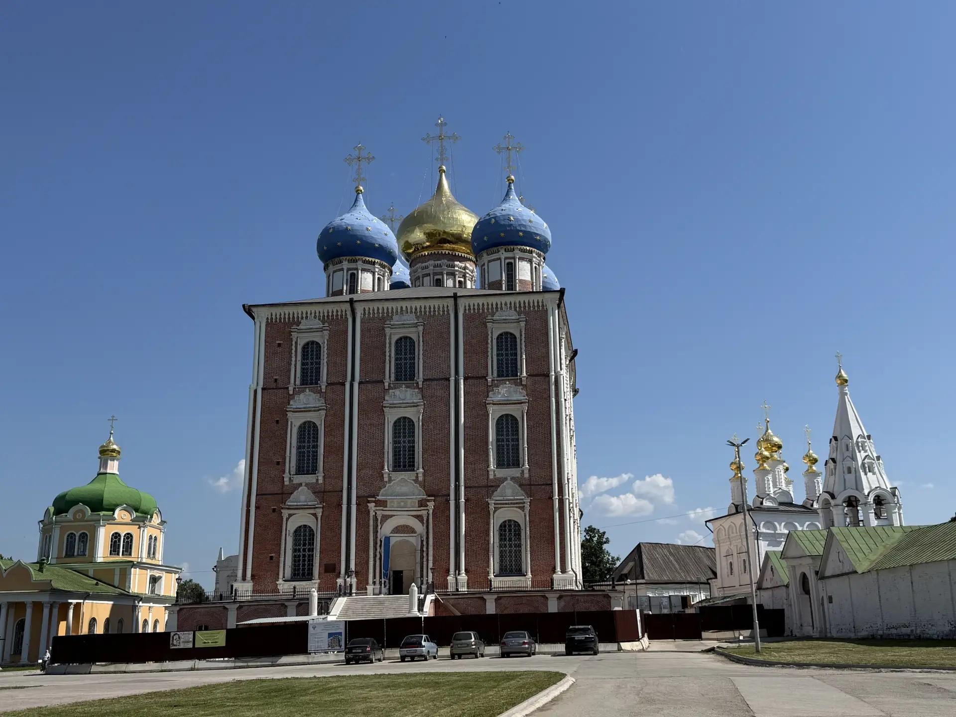 Бритни Спирс и бродячее рок-шоу: как провести первые выходные октября в Рязани — афиша