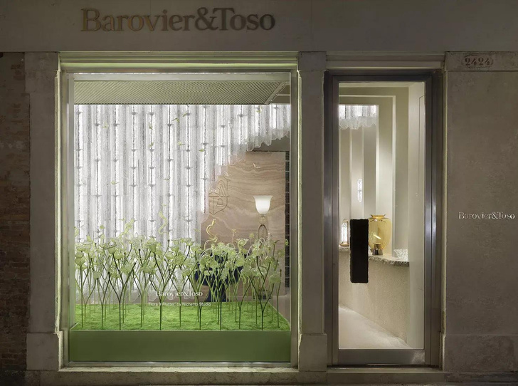 Новый бутик Barovier & Toso в Венеции по дизайну Луки Никетто