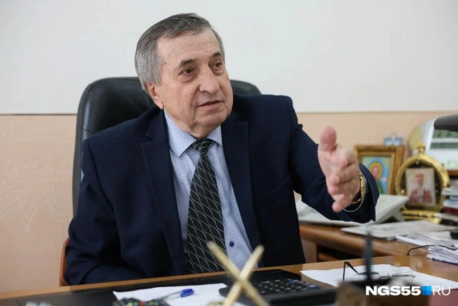 В прошлом году Анатолию Стадникову исполнилось 75 лет&nbsp;— он старейший глава района в области | Источник: Евгений Софийчук / NGS55.RU 