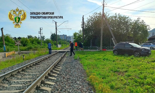 К счастью, никто не пострадал и не погиб | Источник: Западно-Сибирская транспортная прокуратура / Telegram
