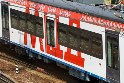 Пассажира зажало между поездом и платформой на МЦД-1