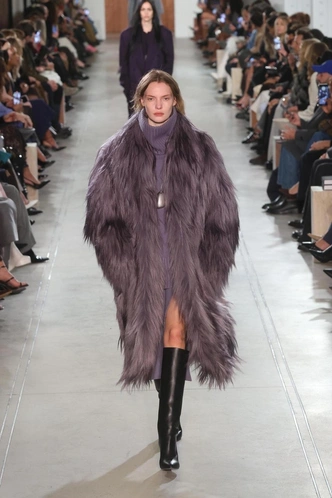 Теплые, уютные, твои: 17 лучших шуб этой зимы