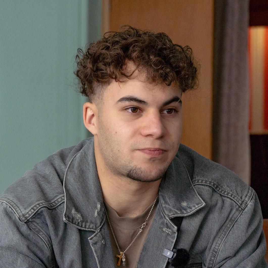 <p>Анзор Никольский</p>