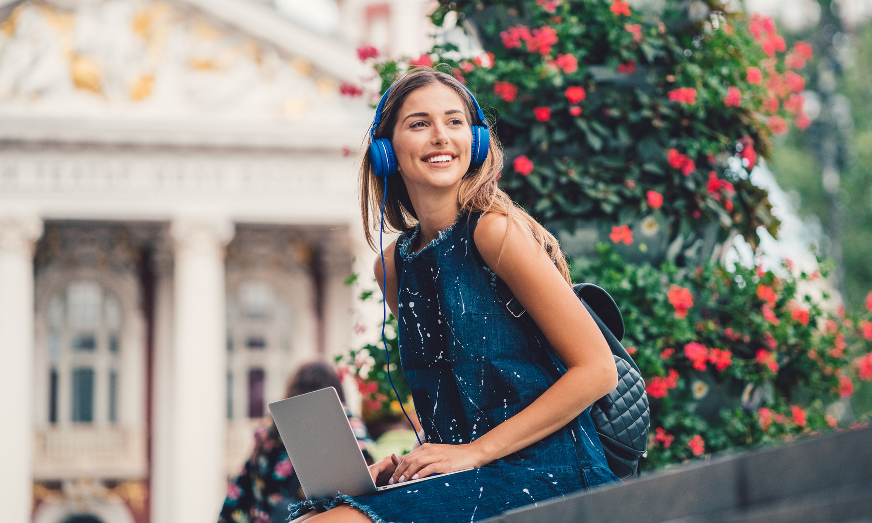 Женщина снаружи. Teens Summer studies abroad.