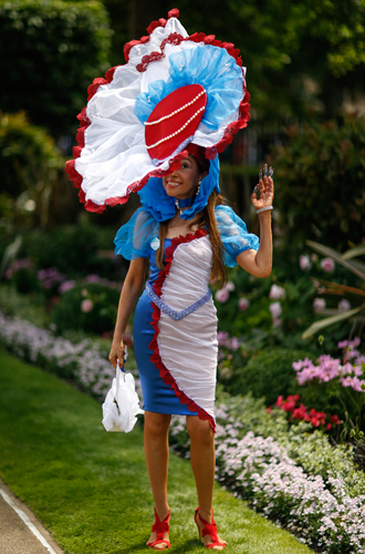 Чья шляпа лучше: герцогиня Кембриджская и другие на Royal Ascot 2017