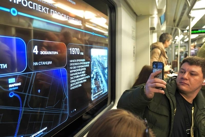 Новые «Балтийцы» с экранами на синей ветке метро