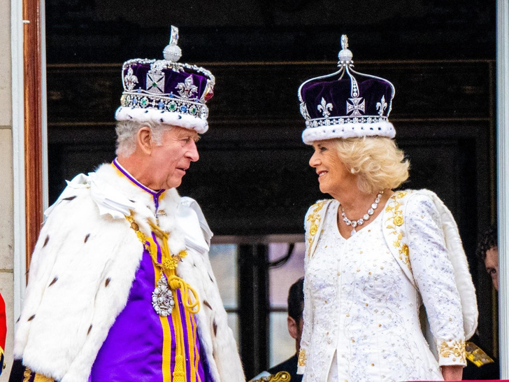 Читаем по губам: о чем члены королевской семьи разговаривали во время коронации