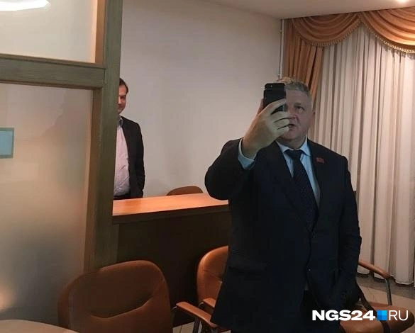 Владимир Владимиров любит все фиксировать на камеру и делиться с подписчиками. | ngs24.ru