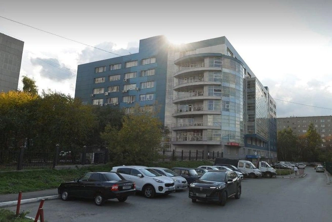Покупка машино-места в паркинге БЦ на улице Коминтерна обернулась проблемами | Источник: «Яндекс.Карты»
