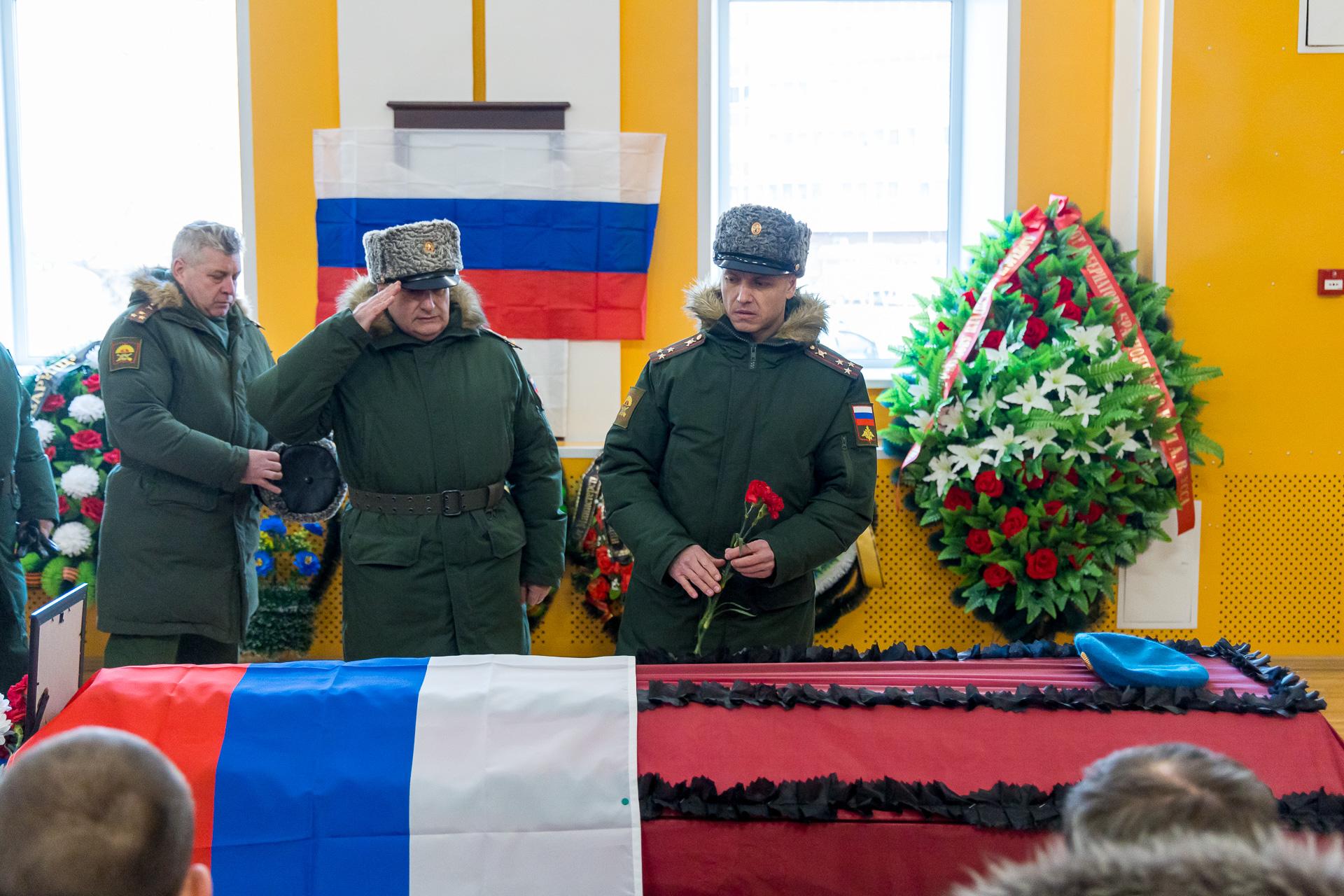 В Красноярске похоронили десантника, погибшего на спецоперации 1 марта 2022  года - 18 марта 2022 - НГС24.ру