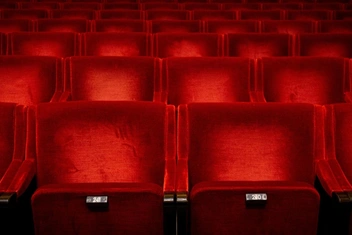 Тест: Какая эмоция правит балом в вашем внутреннем театре?